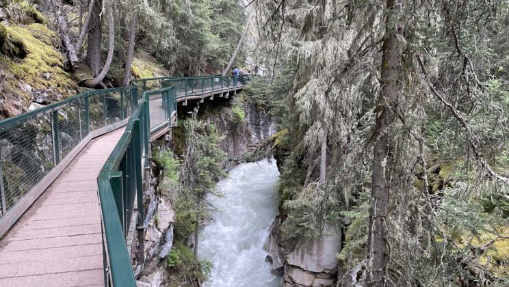 Hiking Johnston Canyon and the Ink Pots