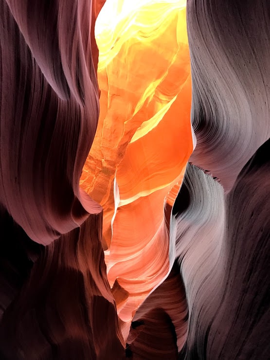light making the walls glow in Antelope canyon